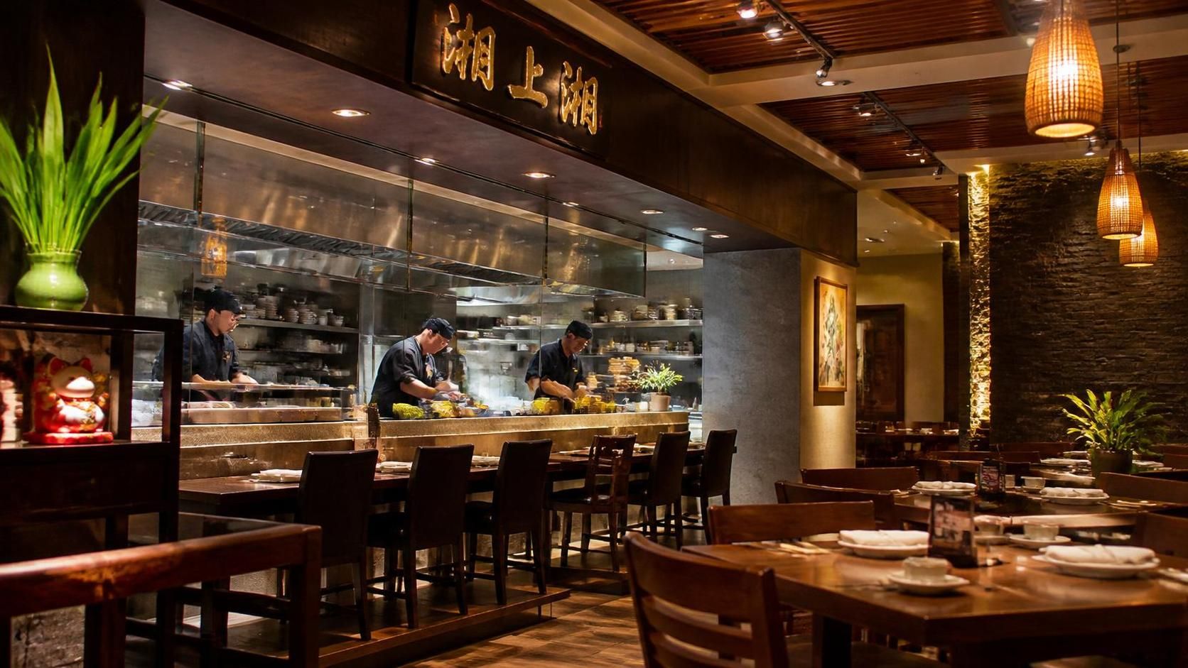 découvrez les 5 signes révélateurs pour identifier un faux restaurant asiatique prétendument authentique et éviter les mauvaises surprises culinaires.