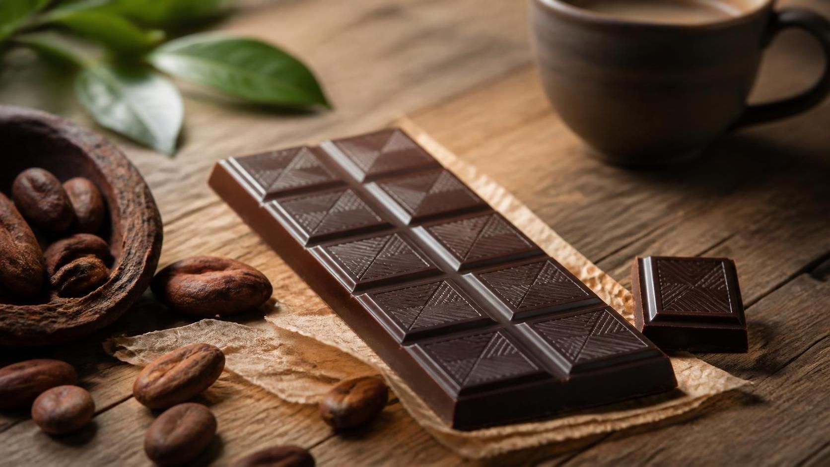 découvrez notre chocolat noir pur, une gourmandise raffinée garantie sans trace de métaux lourds pour une dégustation saine et savoureuse.