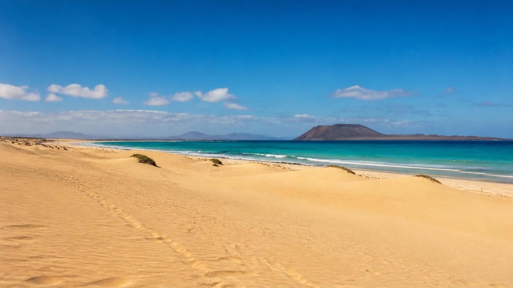 découvrez fuerteventura, l’île du vent et des plages dorées, idéale pour les amateurs de nature, de sports nautiques et de moments détente au soleil.